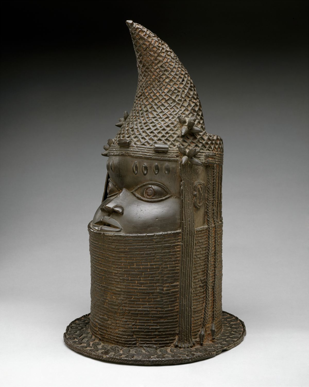 Brass head of the Queen Mother from Benin, 18th-19th century, Metropolitan Museum of Art