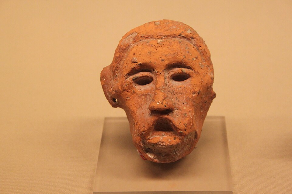 Neolithic loom weights and spindle whorls from Çatalhöyük archaeological site
